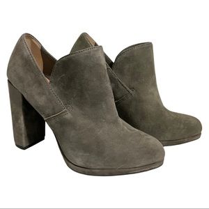 Me Too Olive Green Suede Block Heel Shoes